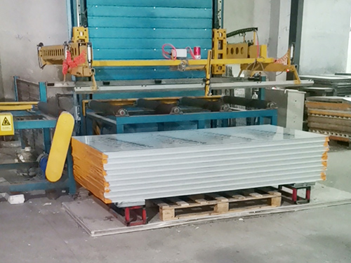 彩钢夹芯板批发
